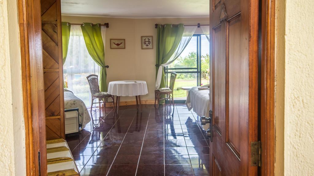 Hotel O'Tai Hanga Roa Esterno foto